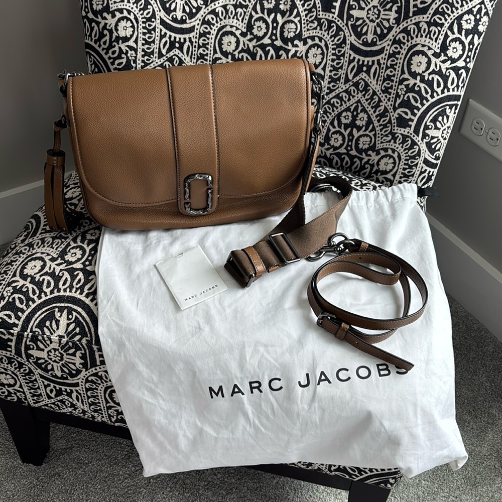 Marc Jacob’s Interlock Messenger Courier Handbag!